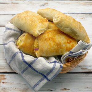 12x Cocktail Cheese & Onion Pasties